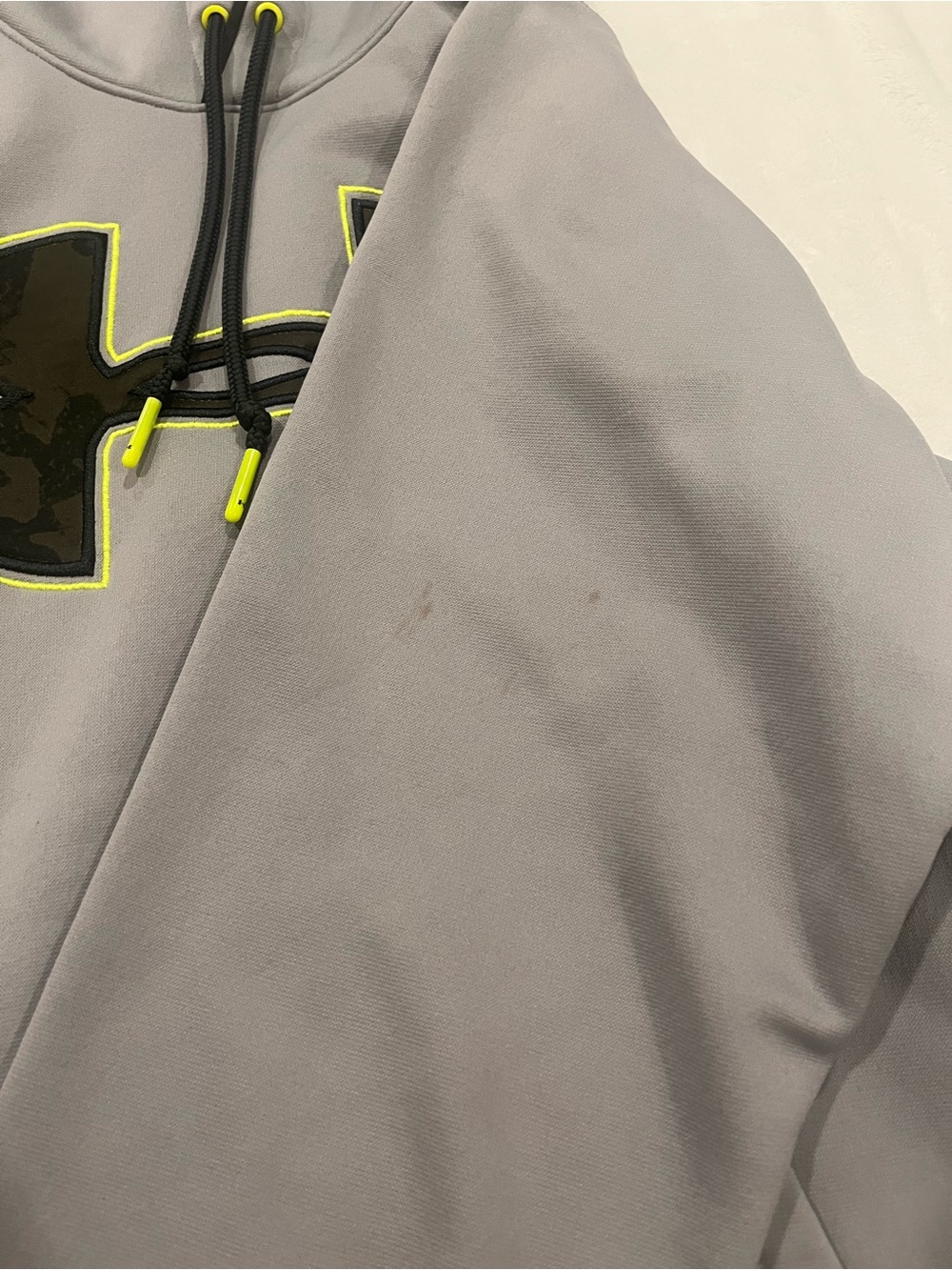 Under Armour Gray Pullover Hoodie with Black and Neon Yellow Accents-Medium - Picture 4 of 6